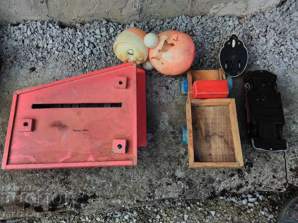 Lots of toys with price 24.00 BGN | € 12.27 Lots of toys with price 24.00 BGN | € 12.27