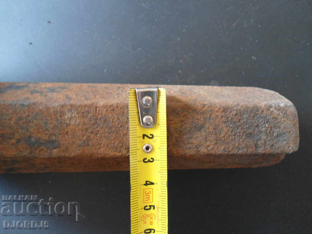 Delivery of Old anvil, 2.450 kg Delivery of Old anvil, 2.450 kg