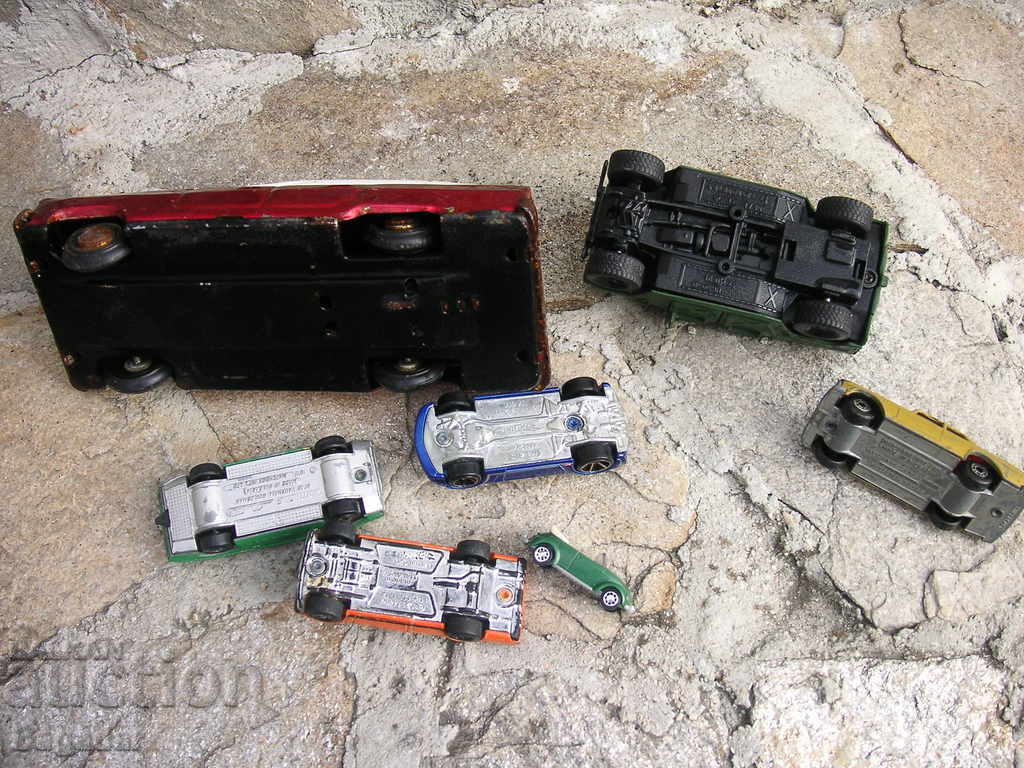 Old metal strollers with price 40.00 BGN | € 20.45 Old metal strollers with price 40.00 BGN | € 20.45