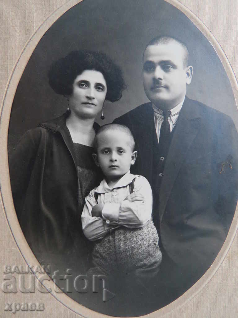 FOTO VECHE - CARTON - MARE - 0280 cu preț 19.99 BGN | € 10.22 FOTO VECHE - CARTON - MARE - 0280 cu preț 19.99 BGN | € 10.22