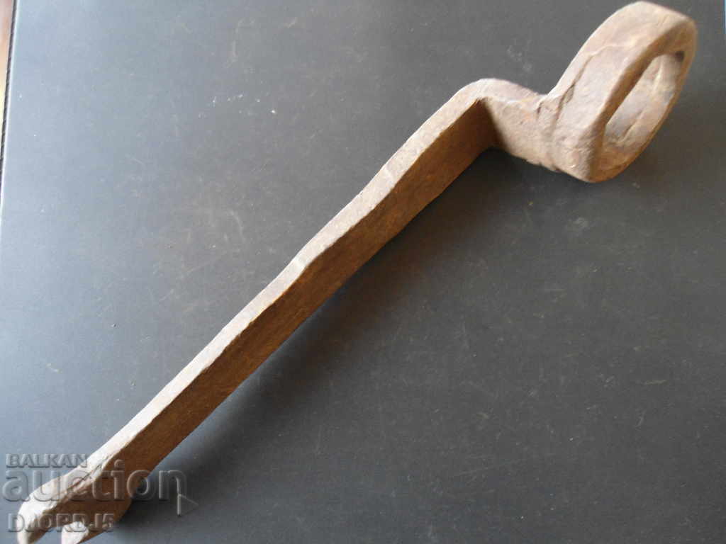 Old forged key with price 3.00 BGN | € 1.53 Old forged key with price 3.00 BGN | € 1.53