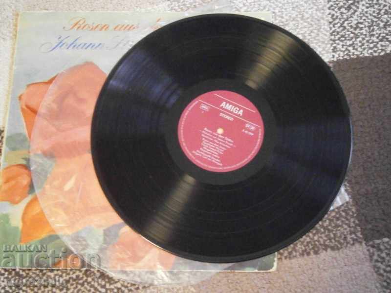 JOHN STRAUS - TUNES - BIG PANEL - AMIGA - 845099 - 5 JOHN STRAUS - TUNES - BIG PANEL - AMIGA - 845099 - 5