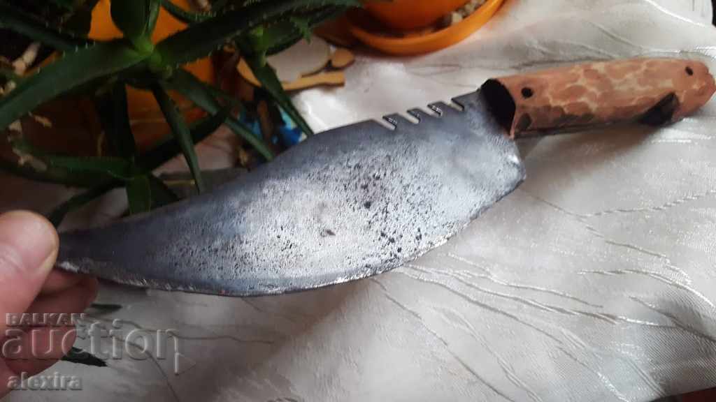 Delivery of huge old forged knife dagger bow tie sword sword Delivery of huge old forged knife dagger bow tie sword sword