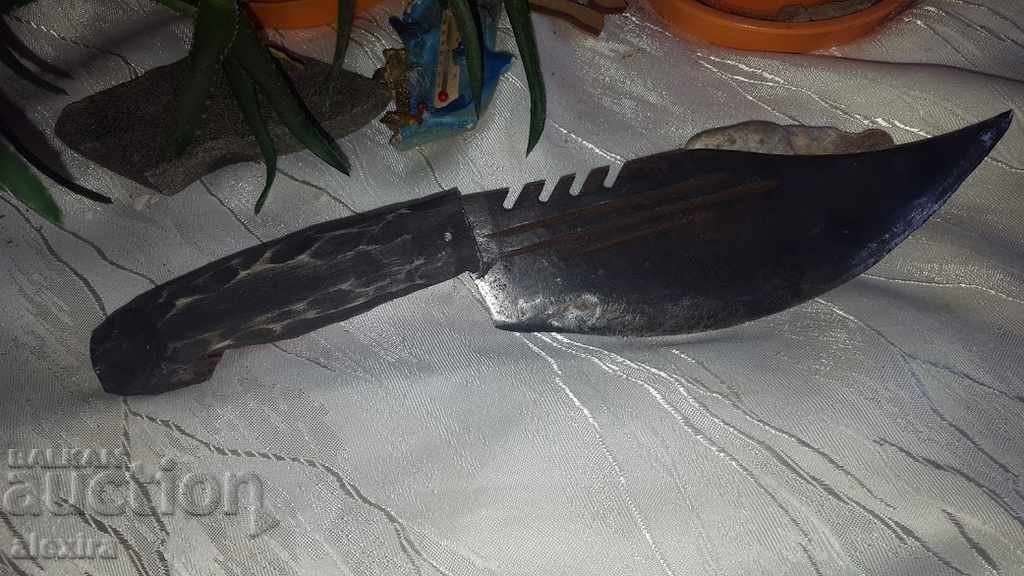 τεράστιο παλιό σφυρήλατο μαχαίρι μαχαίρι μαχαίρι μαχαίρι σπαθιά ξιφολόγχη