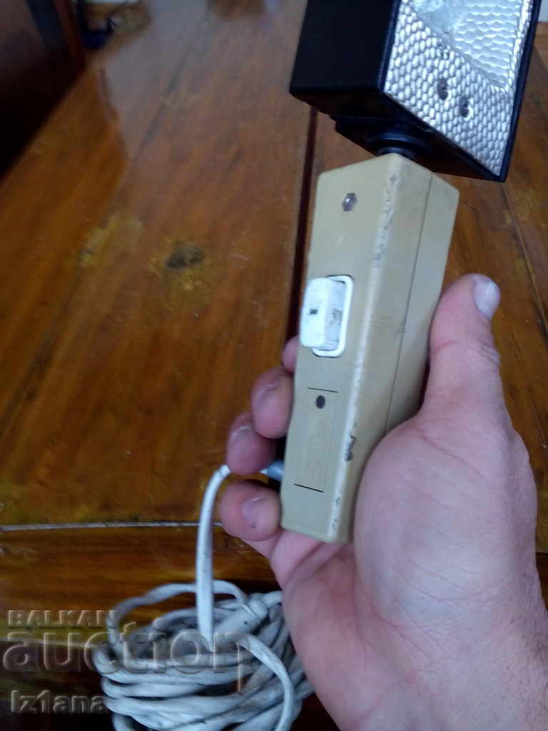 Old movie theater, photo illuminator with price 50.00 BGN | € 25.56