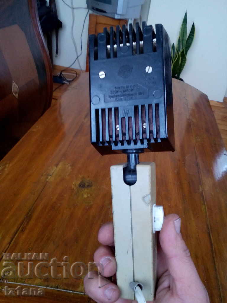 Delivery of Old movie theater, photo illuminator