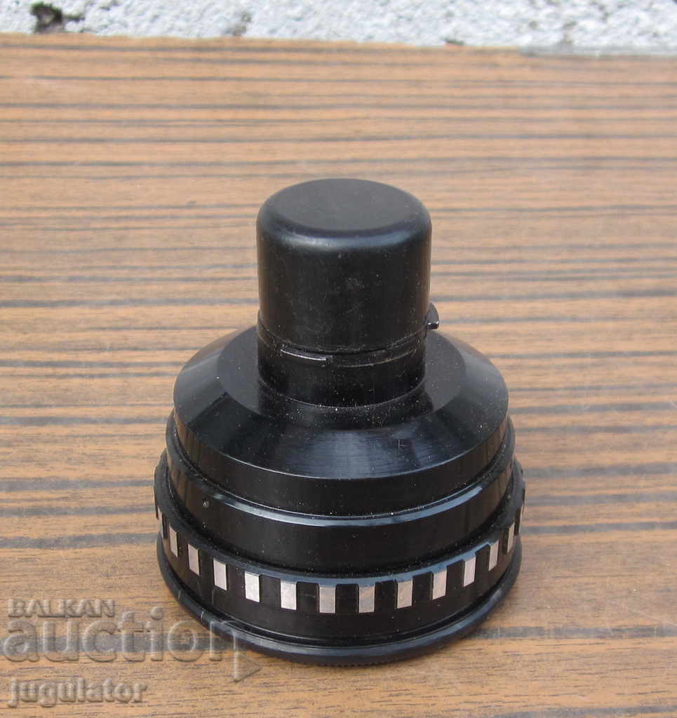 Livrarea Obiectiv sovietic rusesc vechi pentru cameră de cinema Livrarea Obiectiv sovietic rusesc vechi pentru cameră de cinema