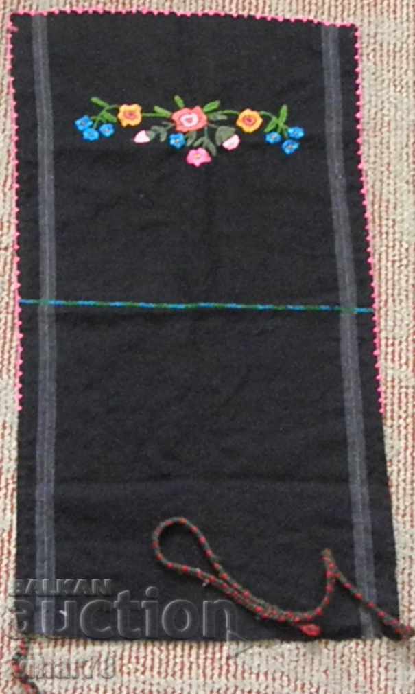 An apron from chic with price 14.99 BGN | € 7.66 An apron from chic with price 14.99 BGN | € 7.66