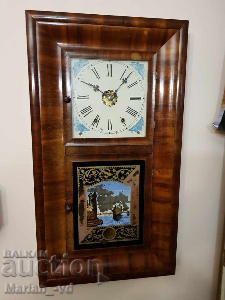 Delivery of Old American wall clock Delivery of Old American wall clock