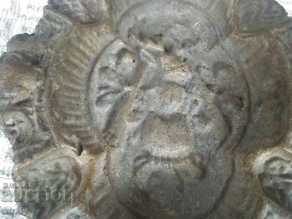 Old brass ashtray. with price 30.00 BGN | € 15.34 Old brass ashtray. with price 30.00 BGN | € 15.34