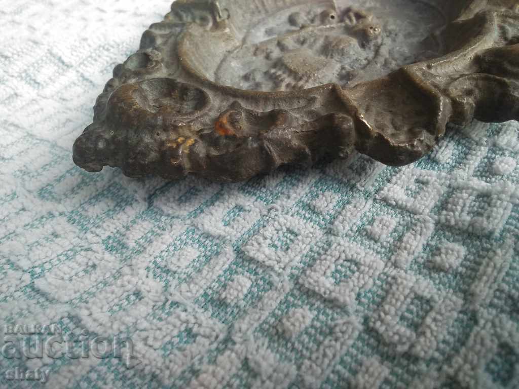 Old brass ashtray. - 7 Old brass ashtray. - 7