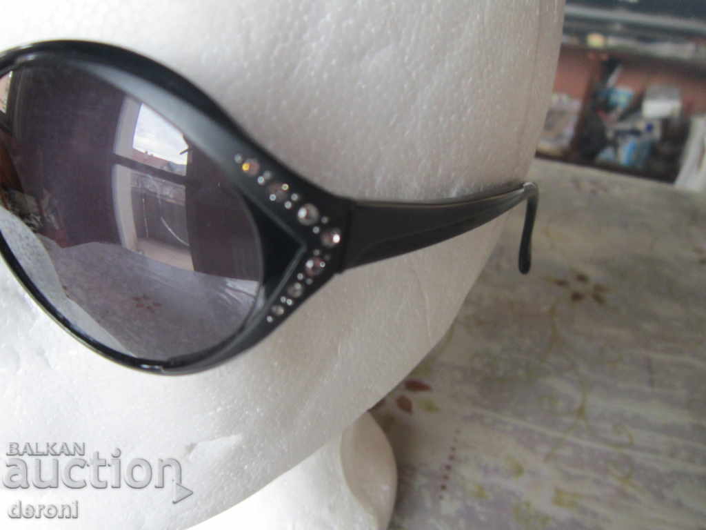 Невероятни италиански слънчеви очила с цена 20.00 лв. | € 10.23 Невероятни италиански слънчеви очила с цена 20.00 лв. | € 10.23