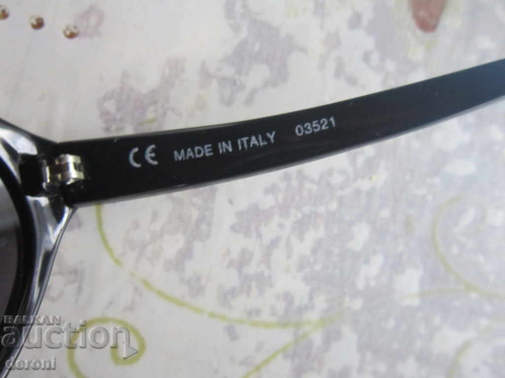 Доставка на Невероятни италиански слънчеви очила Доставка на Невероятни италиански слънчеви очила