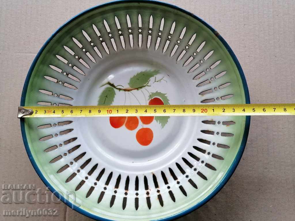 Old pan with enamel, fruit, enameled container - 6 Old pan with enamel, fruit, enameled container - 6