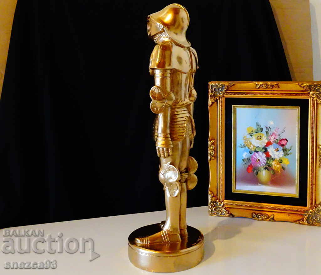 Delivery of Arnaldo Fazzi (1855 - 1944) sculpture, statue Knight. Delivery of Arnaldo Fazzi (1855 - 1944) sculpture, statue Knight.