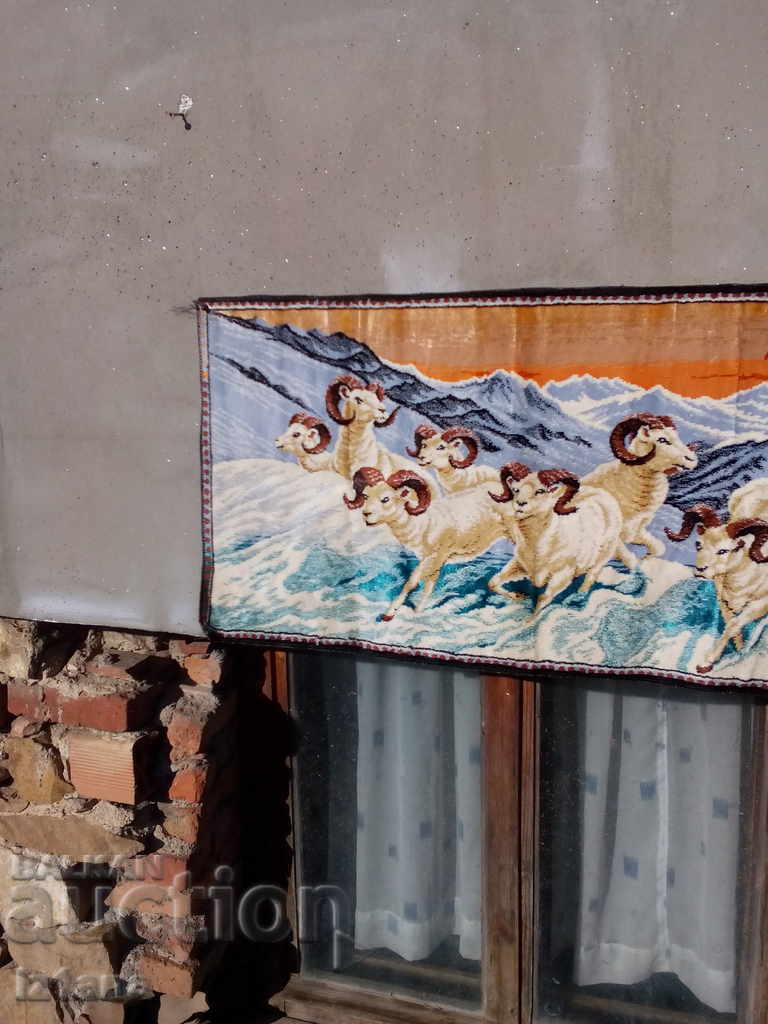 Auction An old hacker, wall cover Auction An old hacker, wall cover