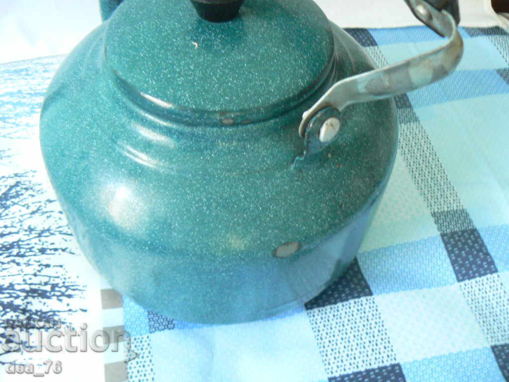 Auction Old Enamelled Kettle Auction Old Enamelled Kettle