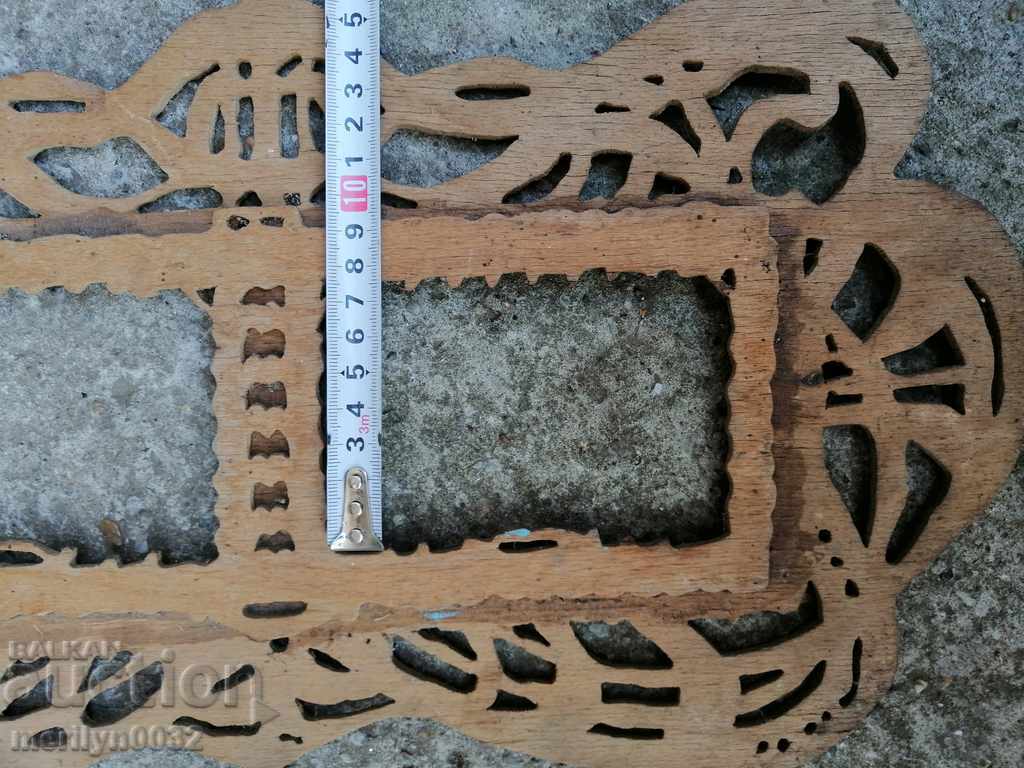 Delivery of Old photo frame picture portrait Delivery of Old photo frame picture portrait