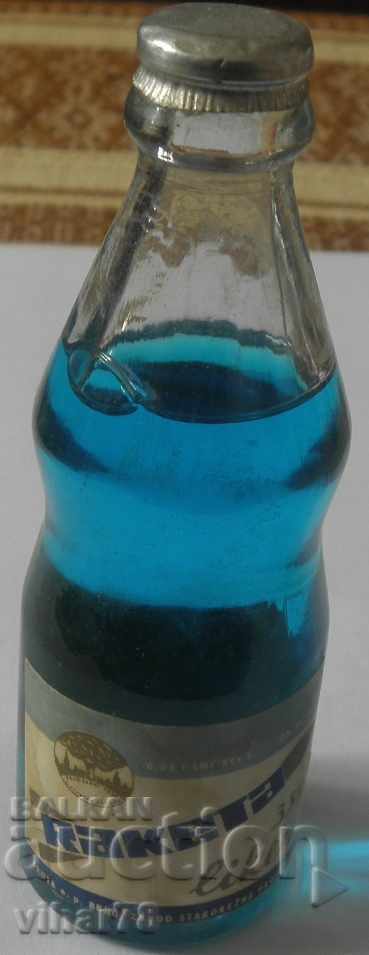 sticluță veche de sticle de alcool cartuș de țuică
