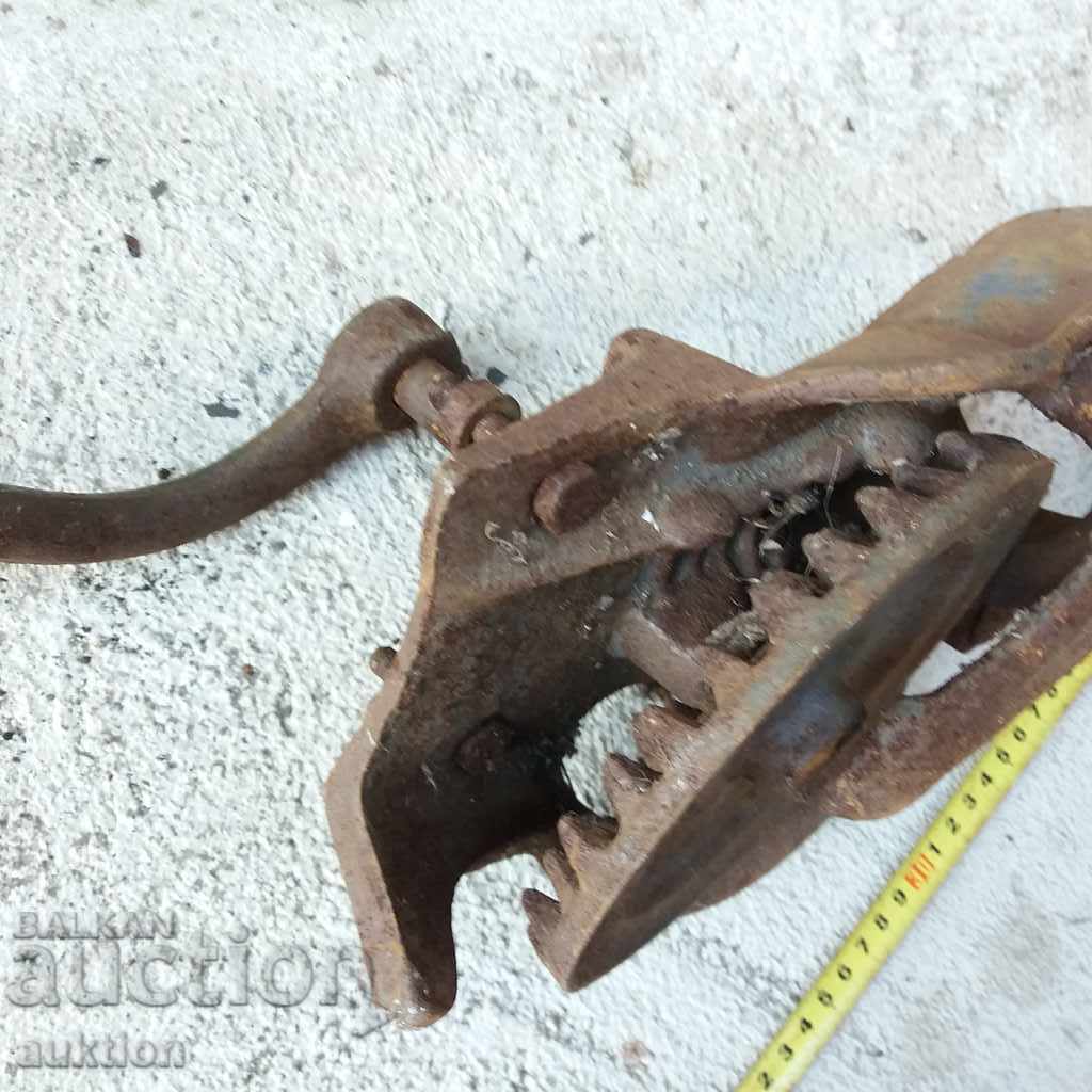 OLD EXCELLENT MAIZE MILLING MACHINE - 5 OLD EXCELLENT MAIZE MILLING MACHINE - 5