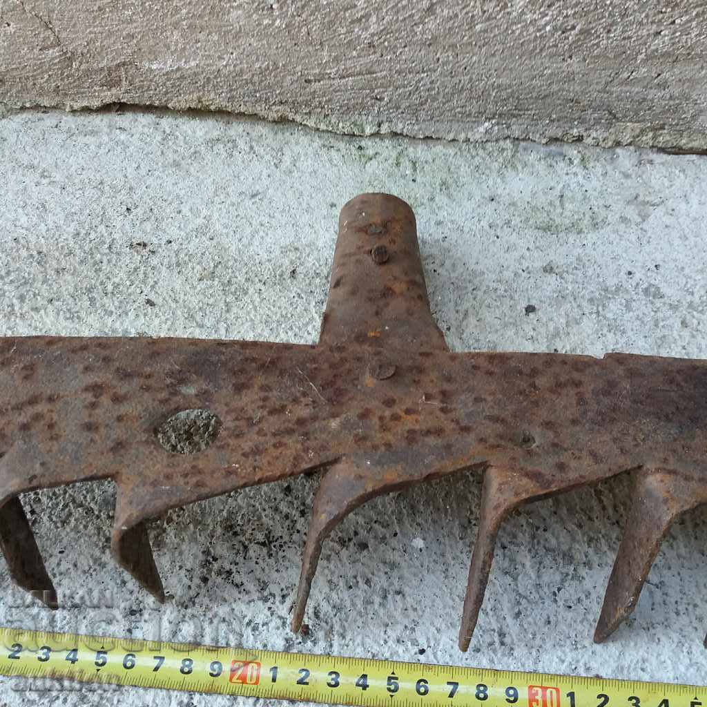 Auction OLD MASSIVE FORGED WOOD, AGRICULTURAL MACHINE EXCELLENT Auction OLD MASSIVE FORGED WOOD, AGRICULTURAL MACHINE EXCELLENT