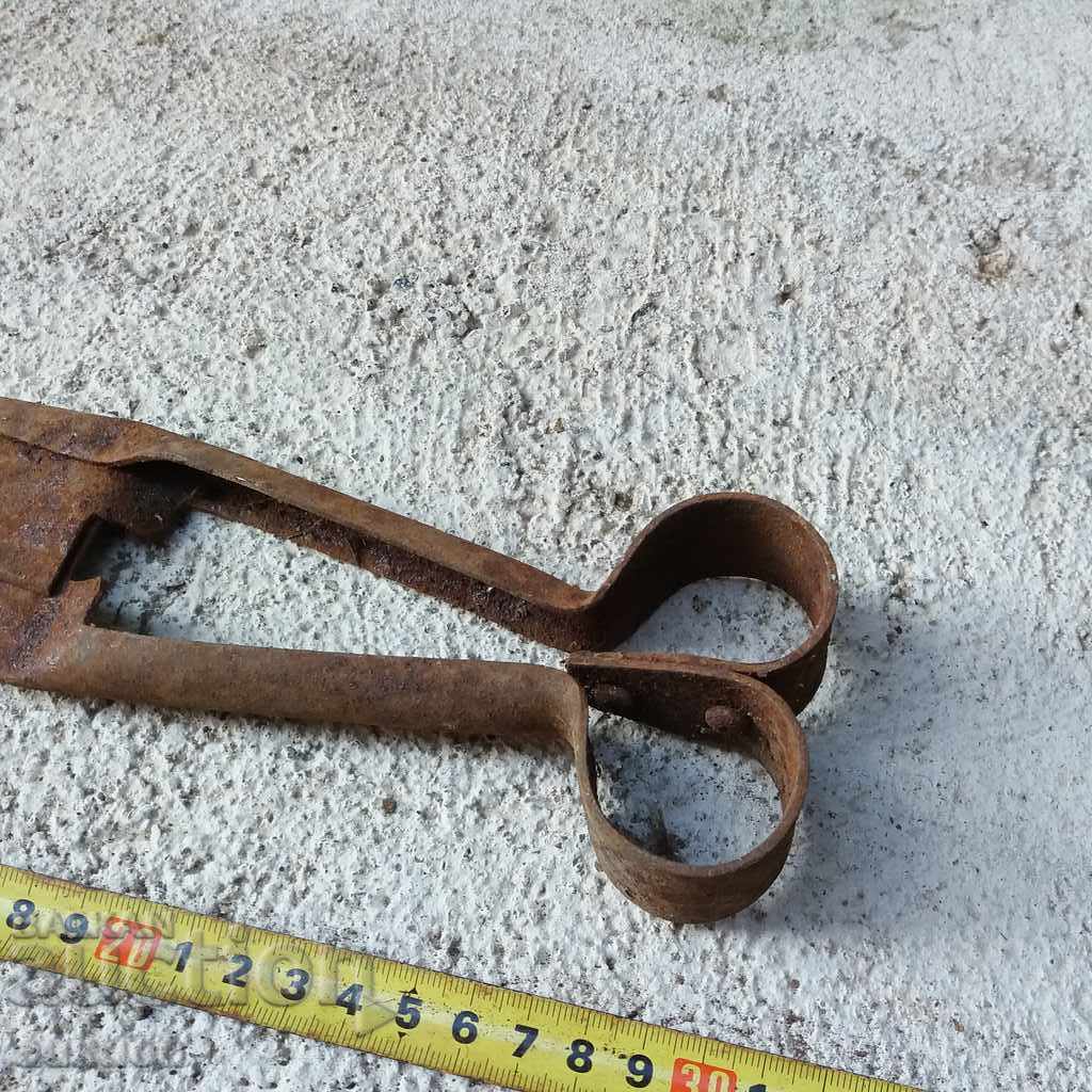 Auction OLD HANGER FOR SHEEPING SHEEP Auction OLD HANGER FOR SHEEPING SHEEP