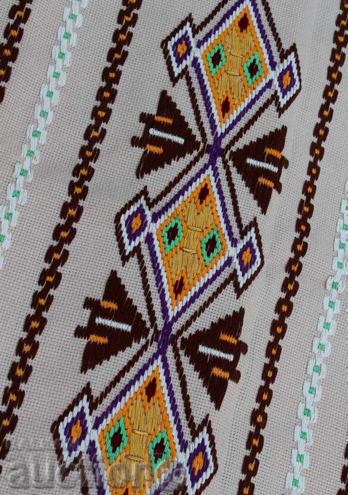 Auction  . OLD BOOK FACE FOR A CUSHION WITH CHEESE HAND EMBROIDERY