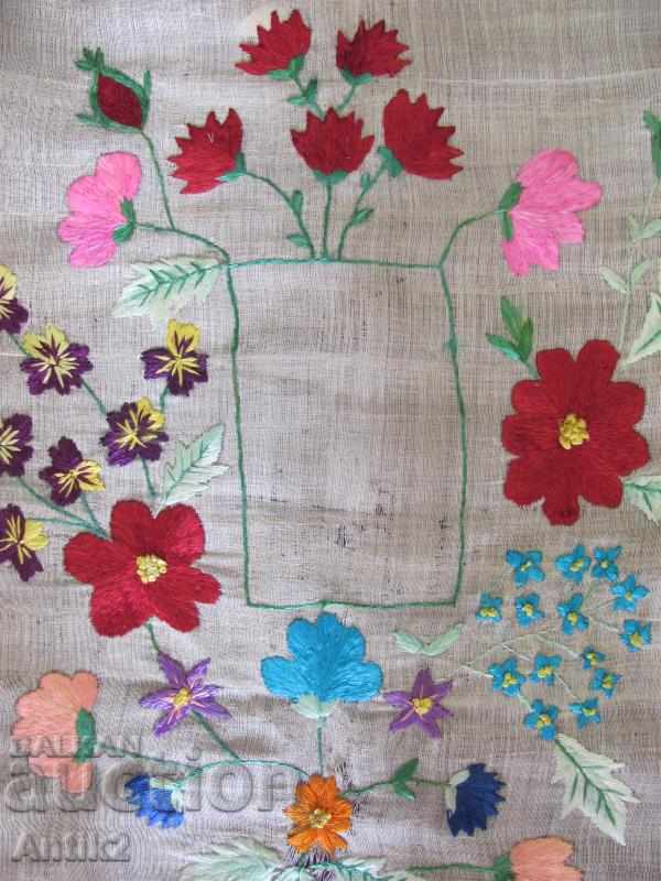 Baza de fotografii brodată manual din secolul al XIX-lea cu preț 70.00 BGN | € 35.79 Baza de fotografii brodată manual din secolul al XIX-lea cu preț 70.00 BGN | € 35.79