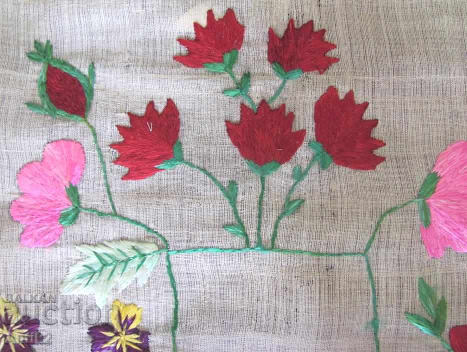 Licitație Baza de fotografii brodată manual din secolul al XIX-lea Licitație Baza de fotografii brodată manual din secolul al XIX-lea