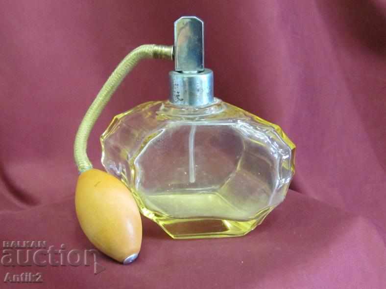 Sticlele din sticlă veche din secolul al XIX-lea pentru parfum