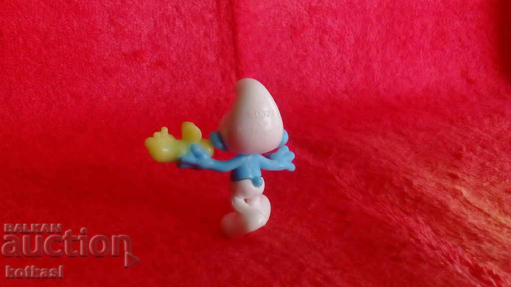 Auction Chocolate Egg Smurf Figure Auction Chocolate Egg Smurf Figure
