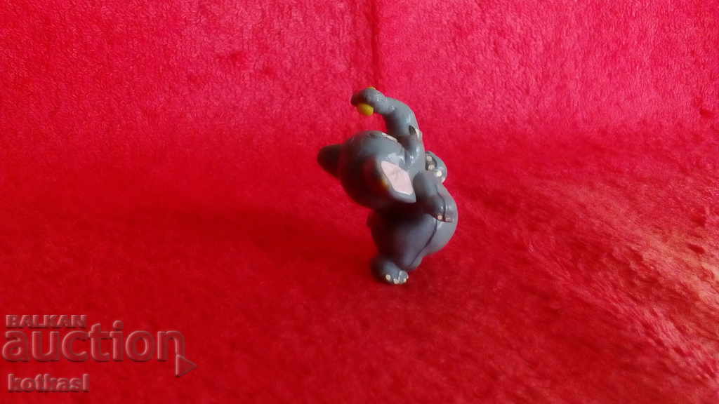 Delivery of FERRERO Elephant figurine Chocolate egg