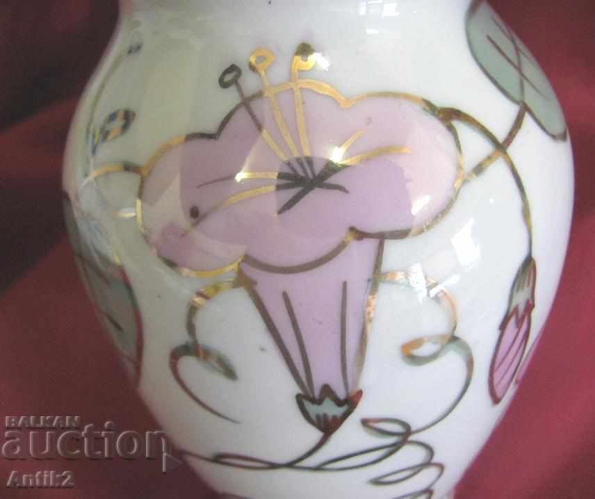 Auction Old Art Deco Porcelain Vase Auction Old Art Deco Porcelain Vase