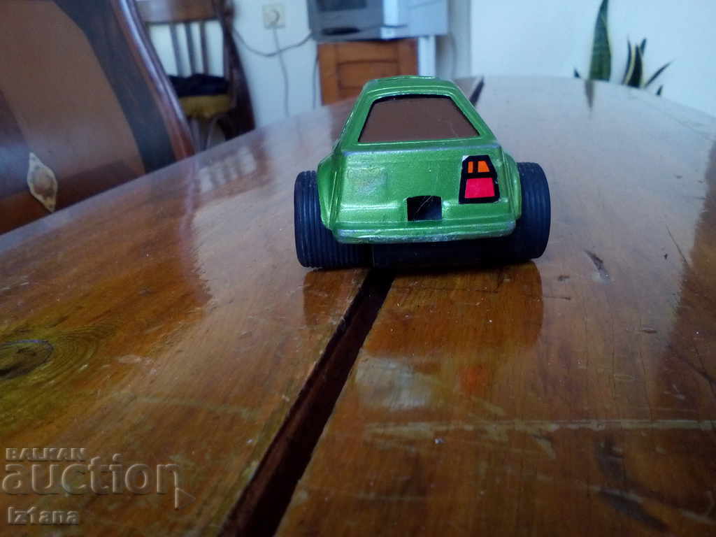 Delivery of Old car, trolley