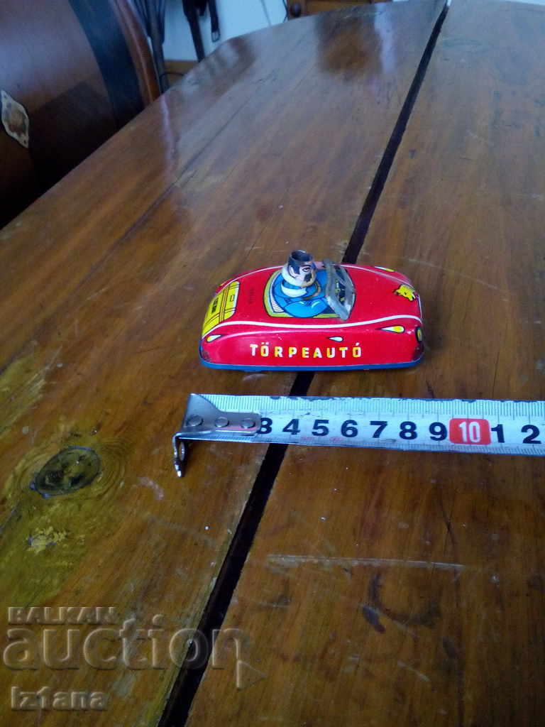 Auction  Old car, trolley