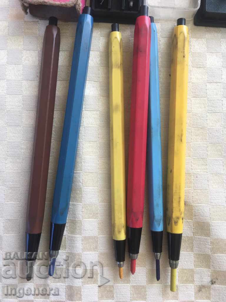 Auction  PERGELS AND AUTOMATIC PENCILS