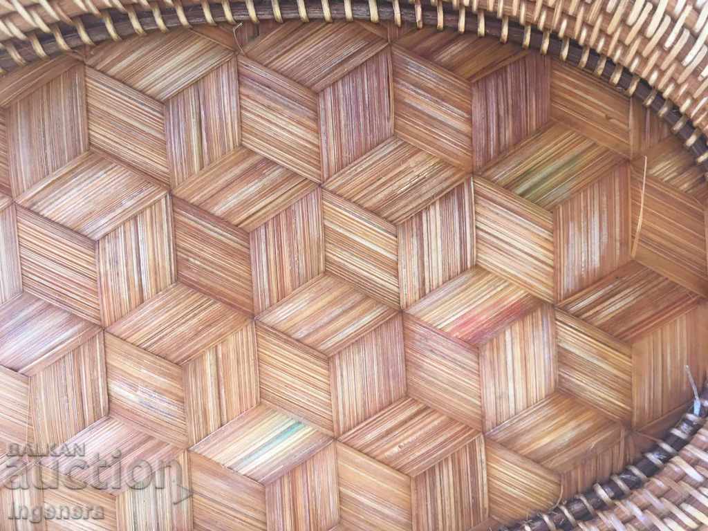 Auction BAMBOO PLATEAU Auction BAMBOO PLATEAU