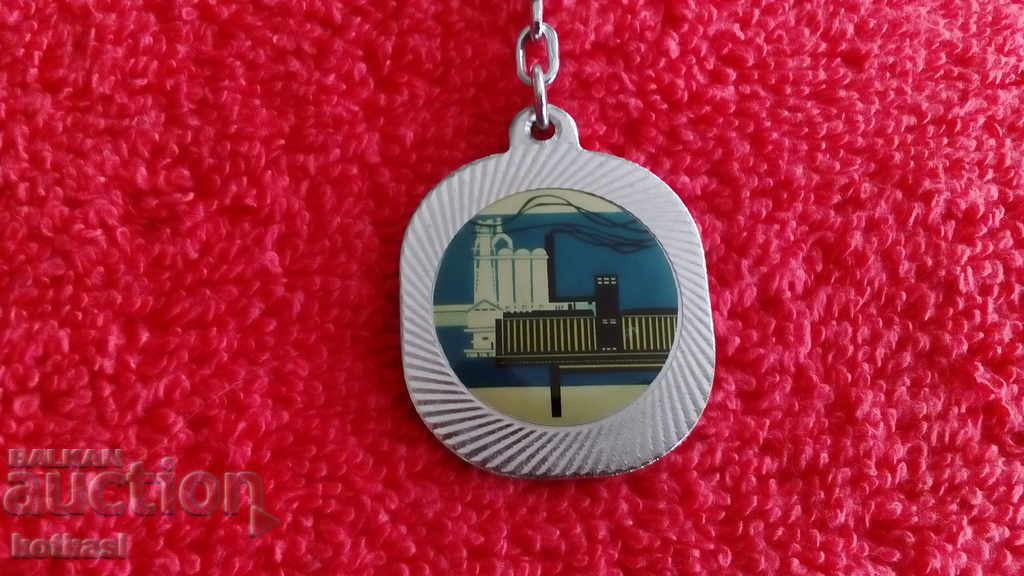 Delivery of Old solid metal key ring Delivery of Old solid metal key ring