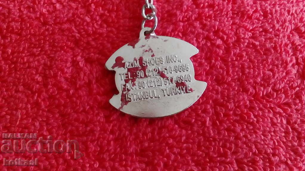 Παράδοση Ένα παλιό μπρελόκ F.B.I. Παράδοση Ένα παλιό μπρελόκ F.B.I.