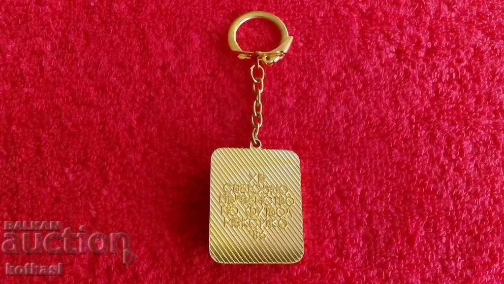 Old BFS BULGARIAN FOOTBALL UNION MEXICO 86 keychain - 5 Old BFS BULGARIAN FOOTBALL UNION MEXICO 86 keychain - 5