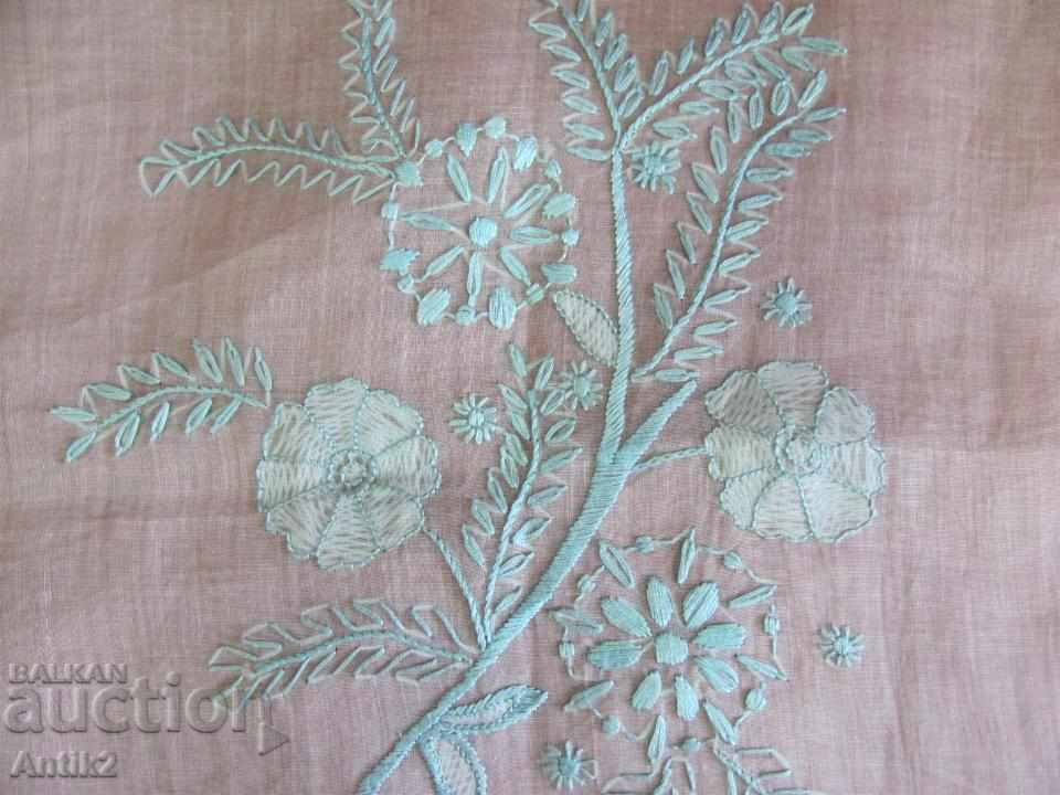 Auction 30s Hand Embroidery 2 pcs. Auction 30s Hand Embroidery 2 pcs.