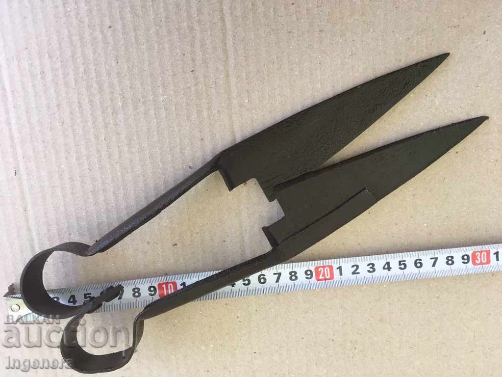 Foarfecă VECHI FORGAT OIEL DE TĂIERE OI cu preț 8.00 BGN | € 4.09 Foarfecă VECHI FORGAT OIEL DE TĂIERE OI cu preț 8.00 BGN | € 4.09