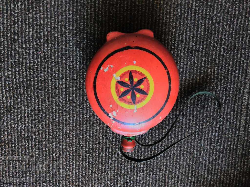 Wooden bow with price 25.00 BGN | € 12.78 Wooden bow with price 25.00 BGN | € 12.78