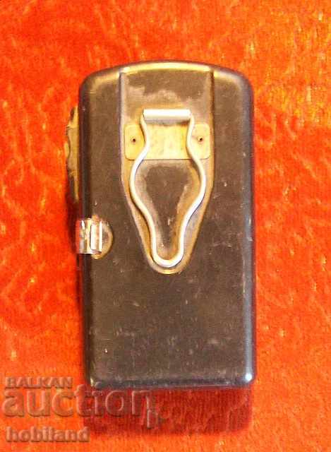 Auction antique metal flashlight - battery 4.5 in. Auction antique metal flashlight - battery 4.5 in.