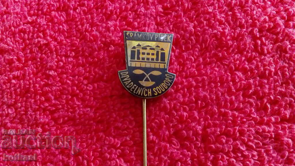 Auction Old metal bronze badge pin Auction Old metal bronze badge pin