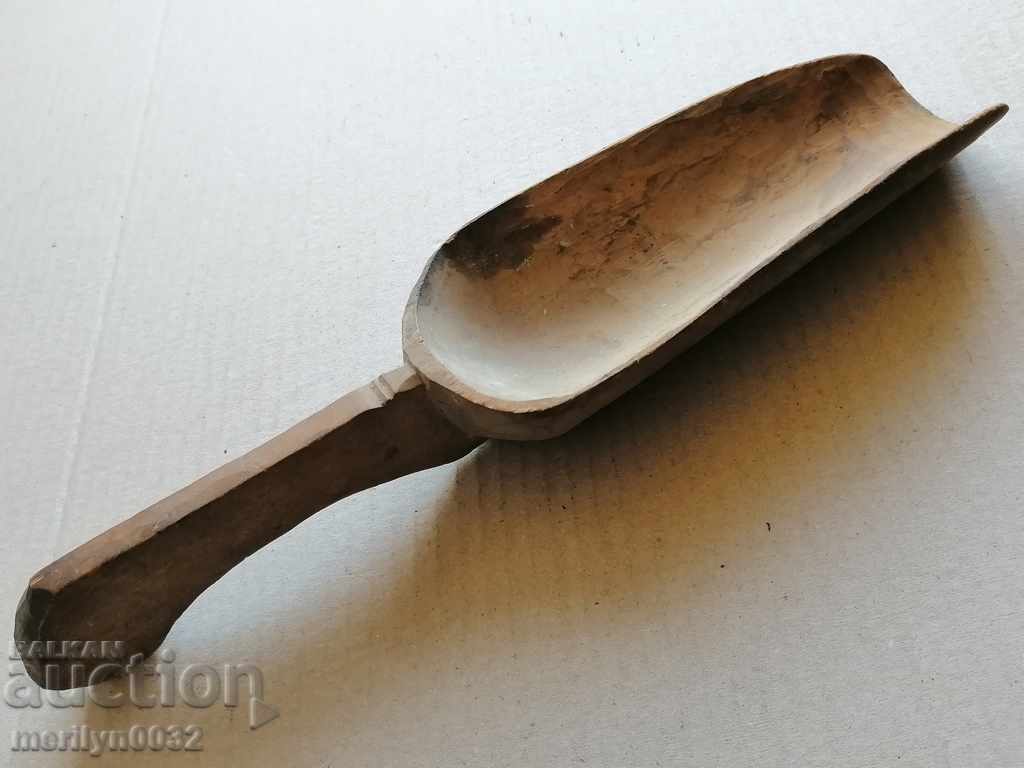 Old wooden shovel, blade, wooden with price 39.00 BGN | € 19.94