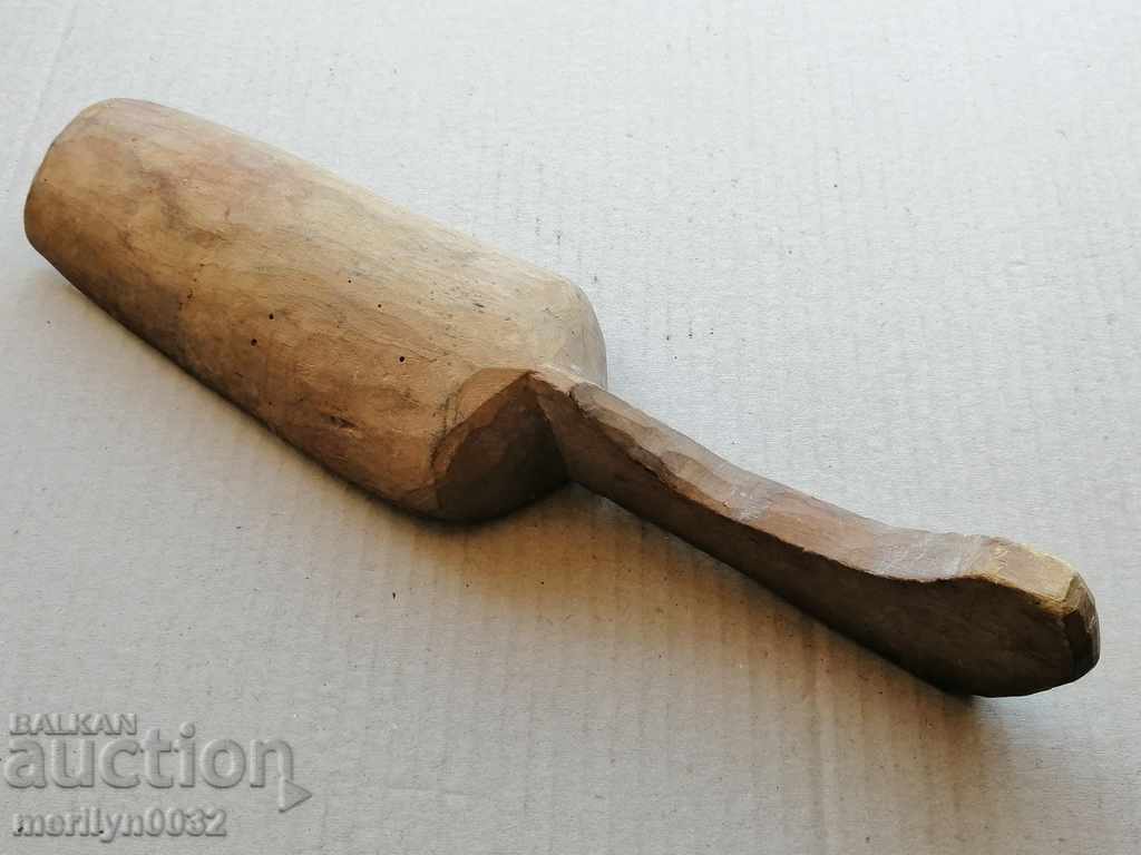 Auction  Old wooden shovel, blade, wooden