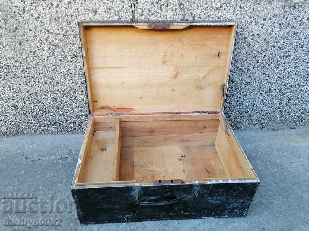 Auction  An old military chest, a chest, a wooden chest