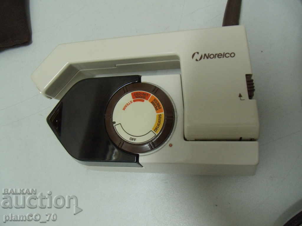 No. * 3831 NORELCO's old little tourist iron - 5