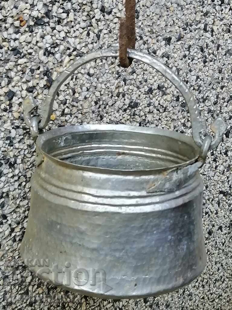 Tinned cauldron, copper, coin, cauldron, coin, copper vessel